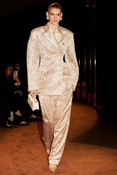 Look 23